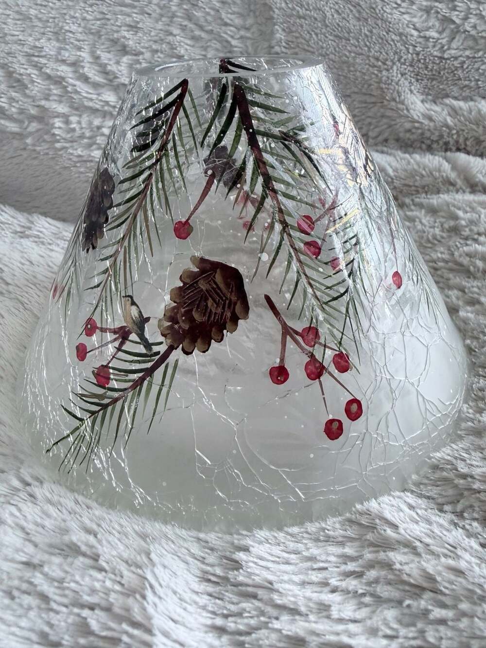 Yankee Candle Crackle Glass Pinecone and Berry Winter Jar Shade